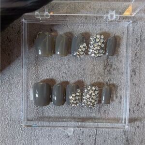 Gray Rhinestone Press-On Nails